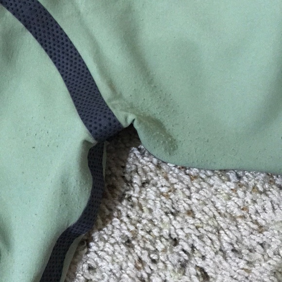 Mountain Hardware Women’s Softshell Jacket - Picture 6 of 9